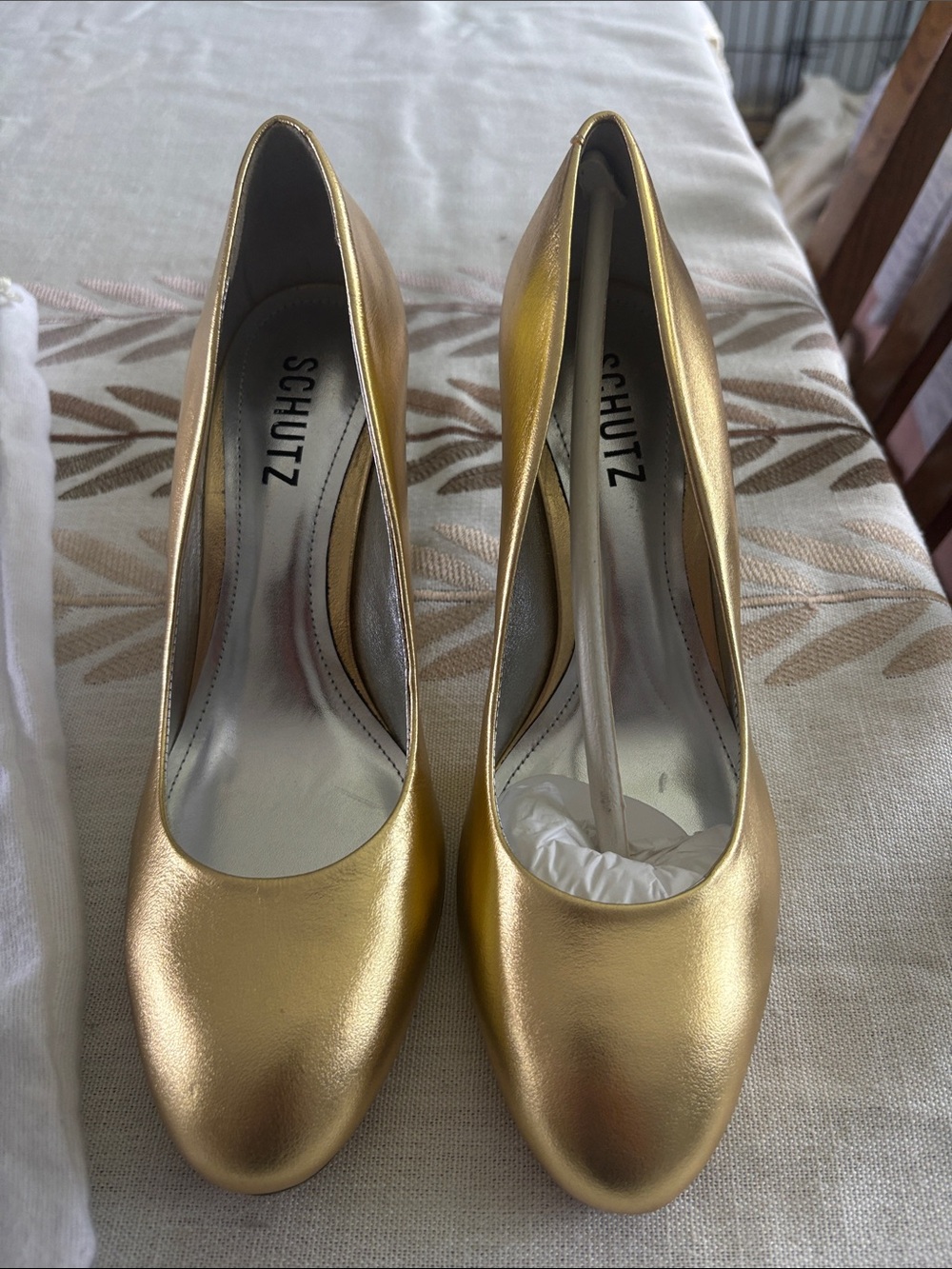 SCHUTZ Metallic Gold Round-Toe Pump